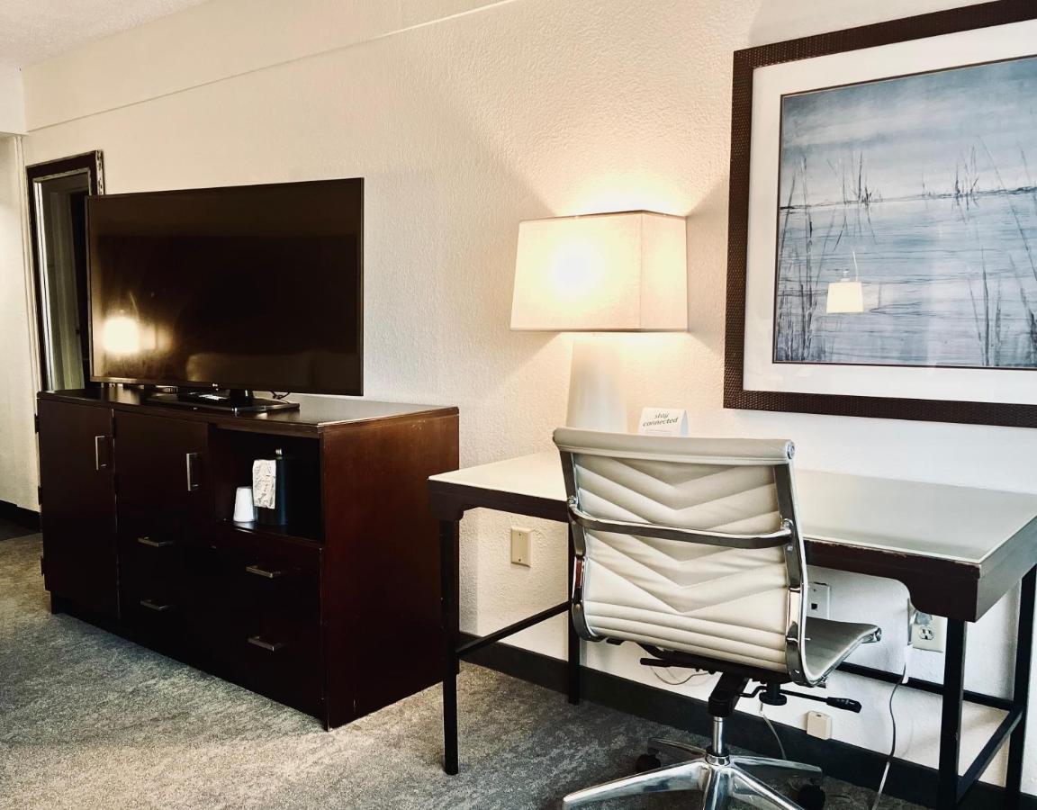 Holiday Inn Virginia Beach - Norfolk By Ihg Εξωτερικό φωτογραφία