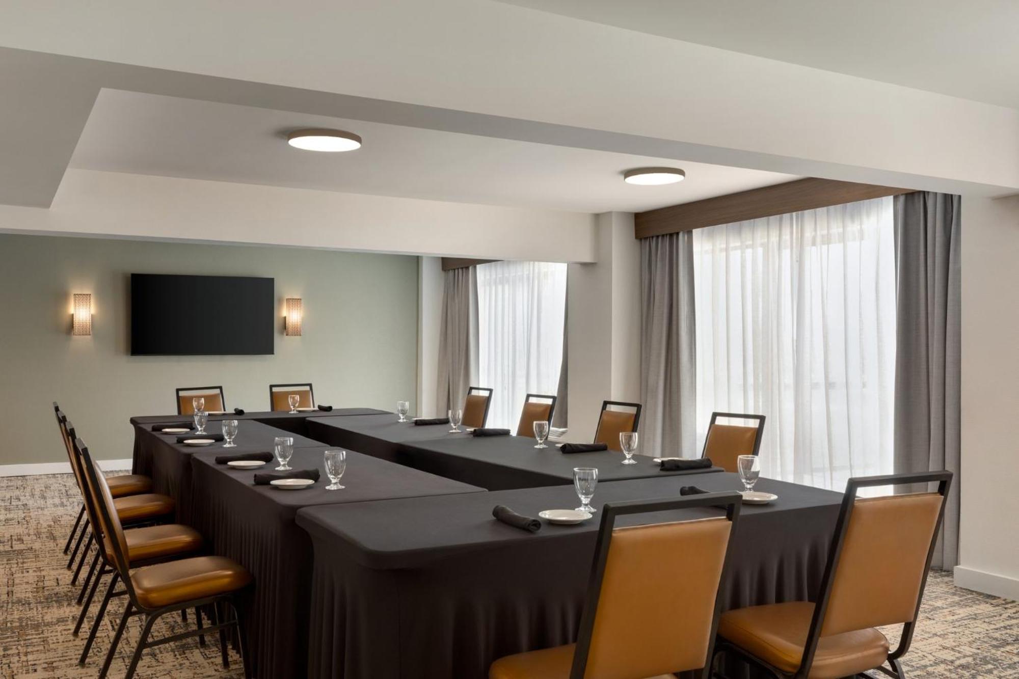 Holiday Inn Virginia Beach - Norfolk By Ihg Εξωτερικό φωτογραφία