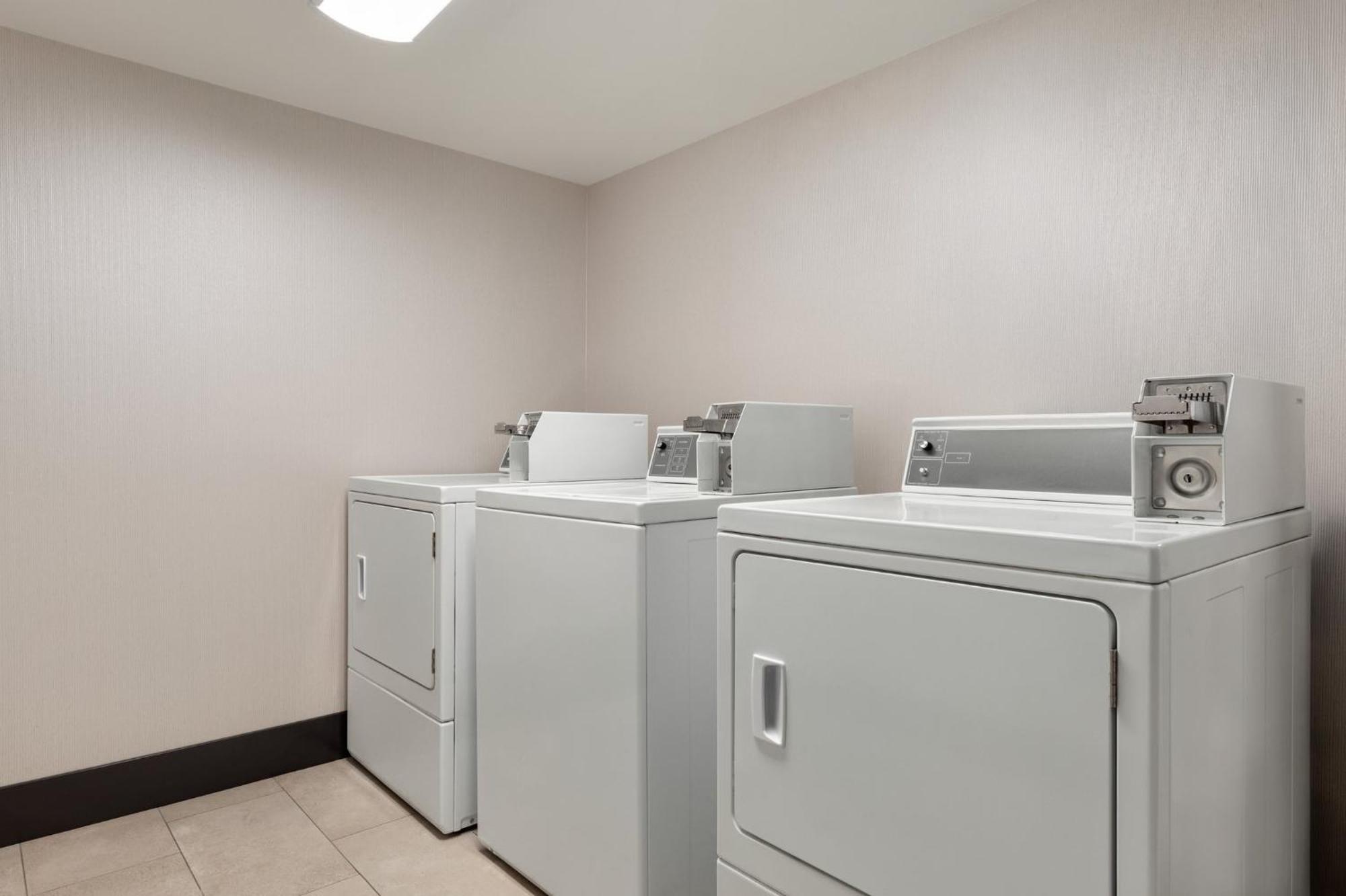 Holiday Inn Virginia Beach - Norfolk By Ihg Εξωτερικό φωτογραφία